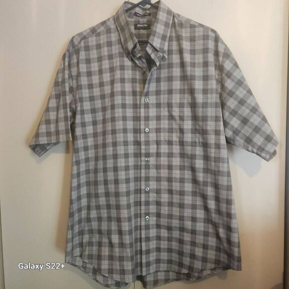 M31 Arrow plaid short sleeved wrinkle free button up shirt - Picture 1 of 6
